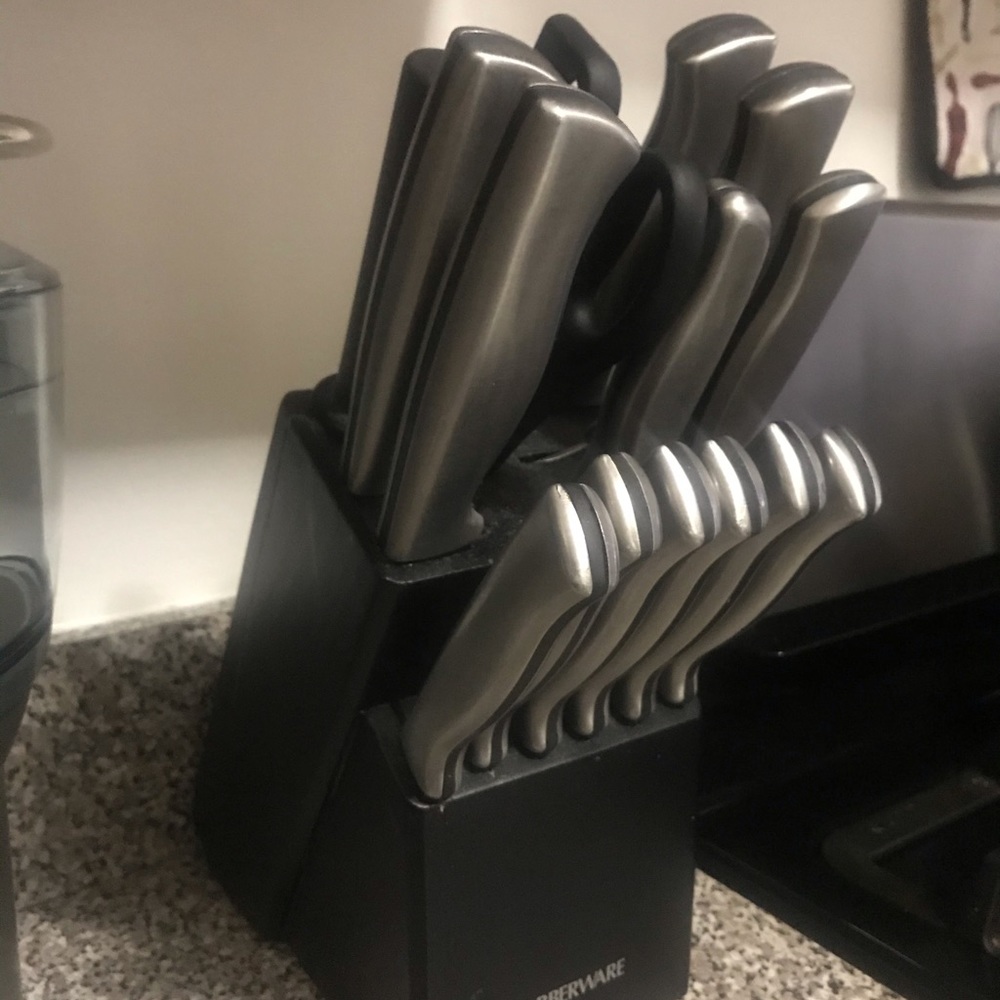 🔴SOLD🔴Farberware Knife Set - Picture 3 of 5